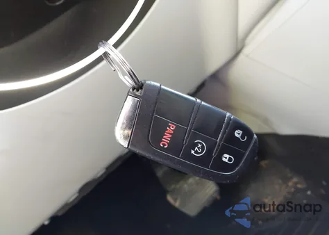 2020 Jeep Renegade Latitude 4X4 from USA, damaged, VIN ZACNJBBB9LPM03385